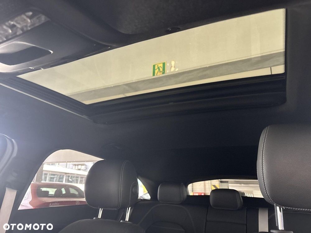 Mercedes-Benz EQC - 25