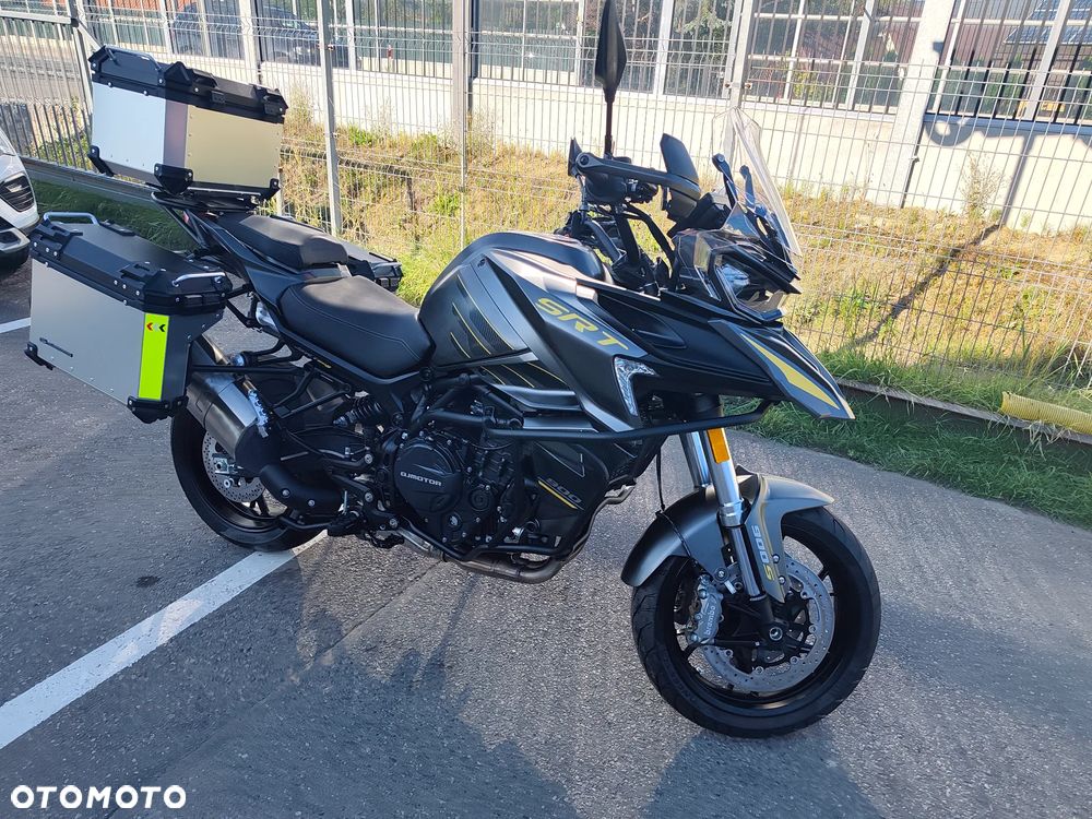 QJMOTOR SRT900S - 3