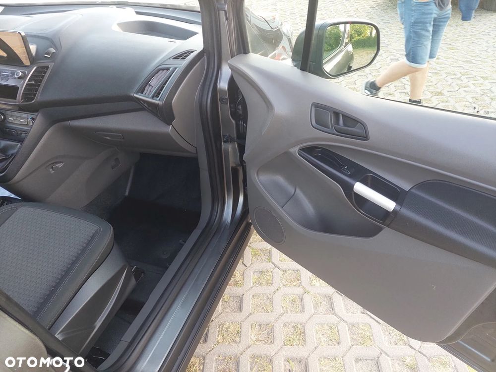 Ford Transit Connect - 22