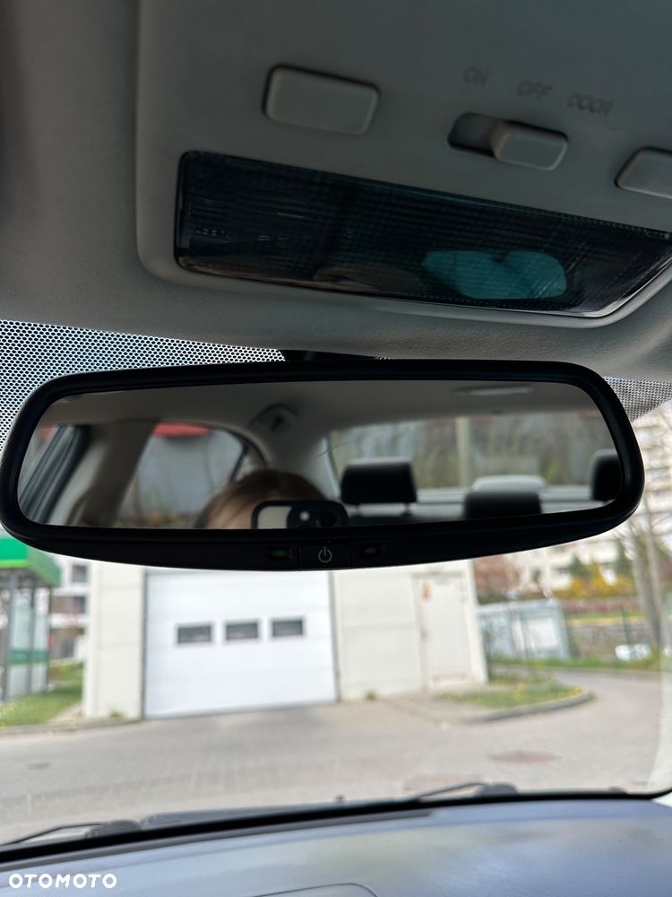 Toyota Avensis 2.0 VVT-i Sol - 25