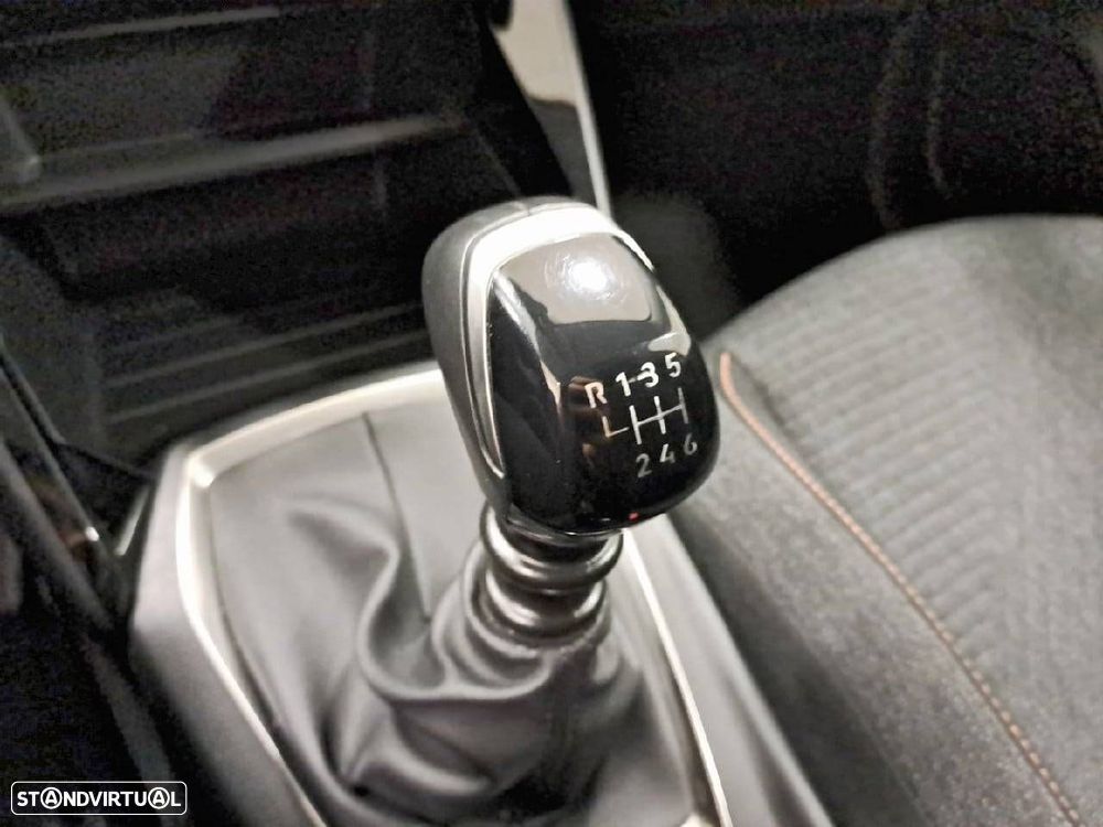 Peugeot 208 1.2 PureTech Style - 22