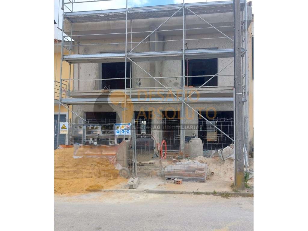 Moradia em Banda Nova T3, Quinta do Conde - Grande imagem: 2/24