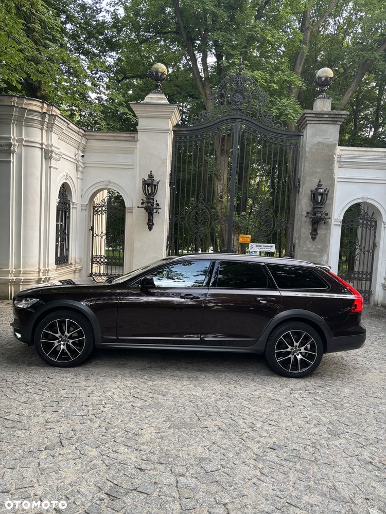 Volvo V90 D5 SCR AWD Momentum Pro - 9