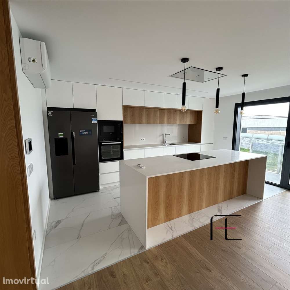 Moradia T3 Venda em Merelim (São Paio), Panoias e Parada de Tibães,Bra - Grande imagem: 2/40