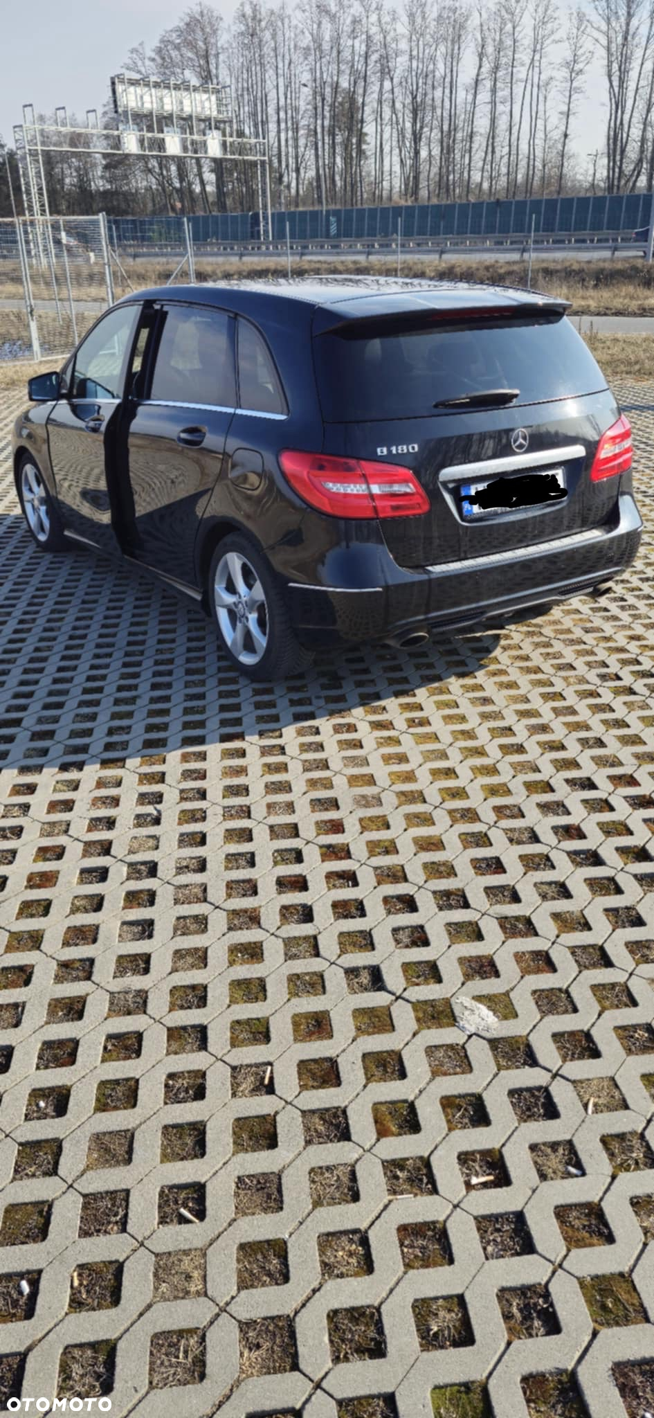 Mercedes-Benz Klasa B 180 7G-DCT Style - 3