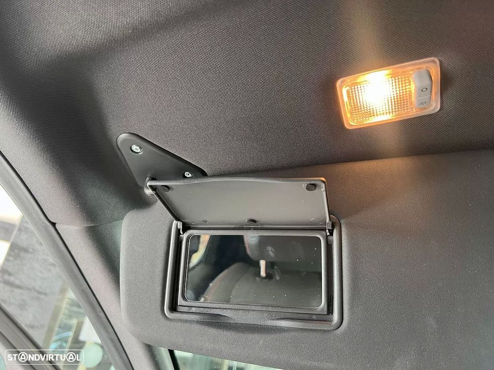 Land Rover Discovery Sport - 20