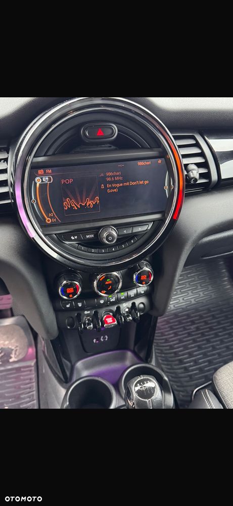 MINI Cooper Standard - 16