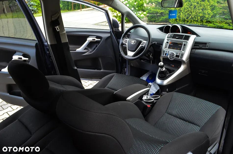 Toyota Verso 1.6 Premium 7os - 31