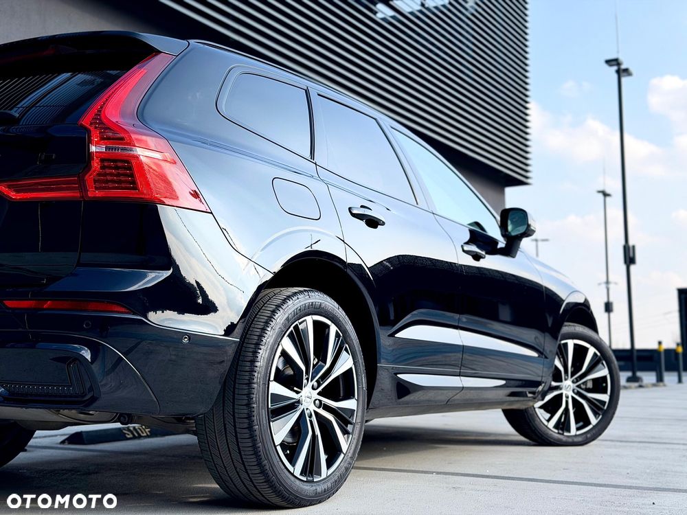 Volvo XC 60 B5 B AWD Plus Dark - 12