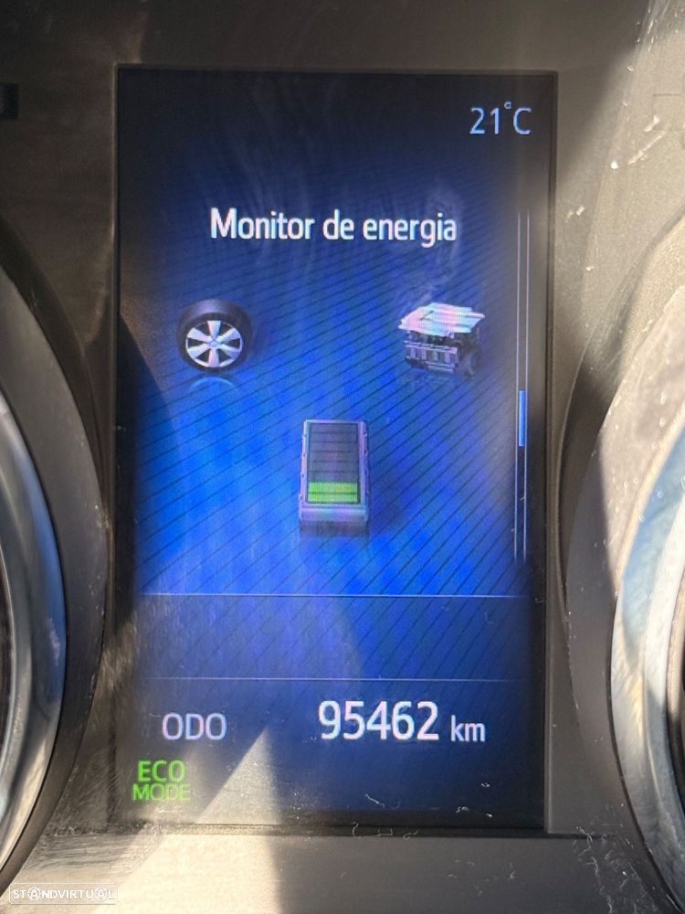 Toyota Auris Touring Sports 1.8 HSD Comfort+P.Sport - 9