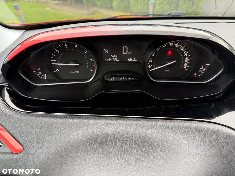 Peugeot 208 - 34