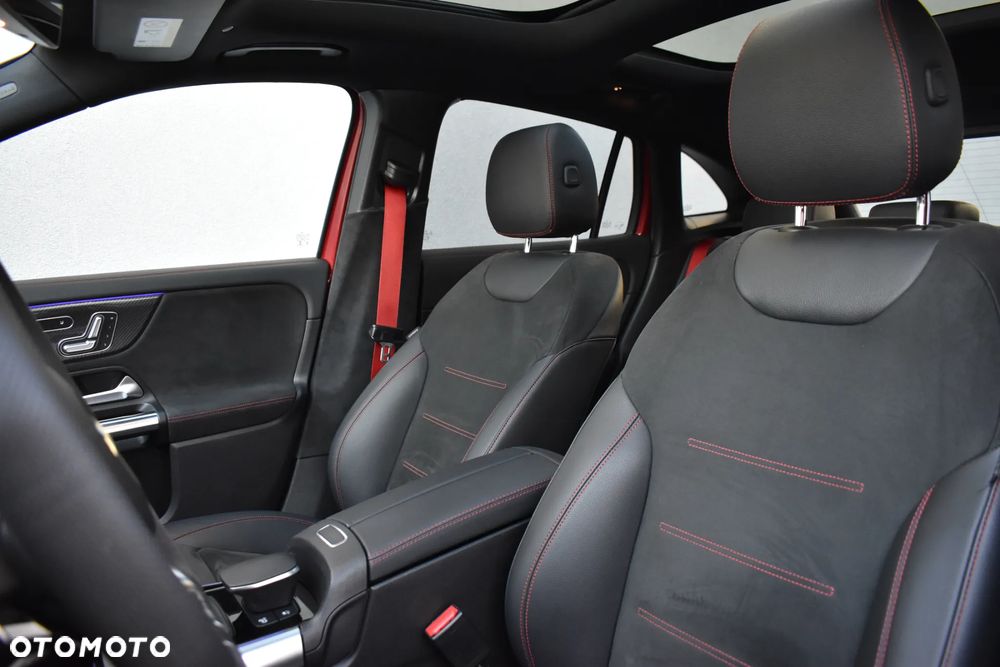 Mercedes-Benz GLA AMG 45 S 4Matic+ AMG Speedshift DCT 8G - 14