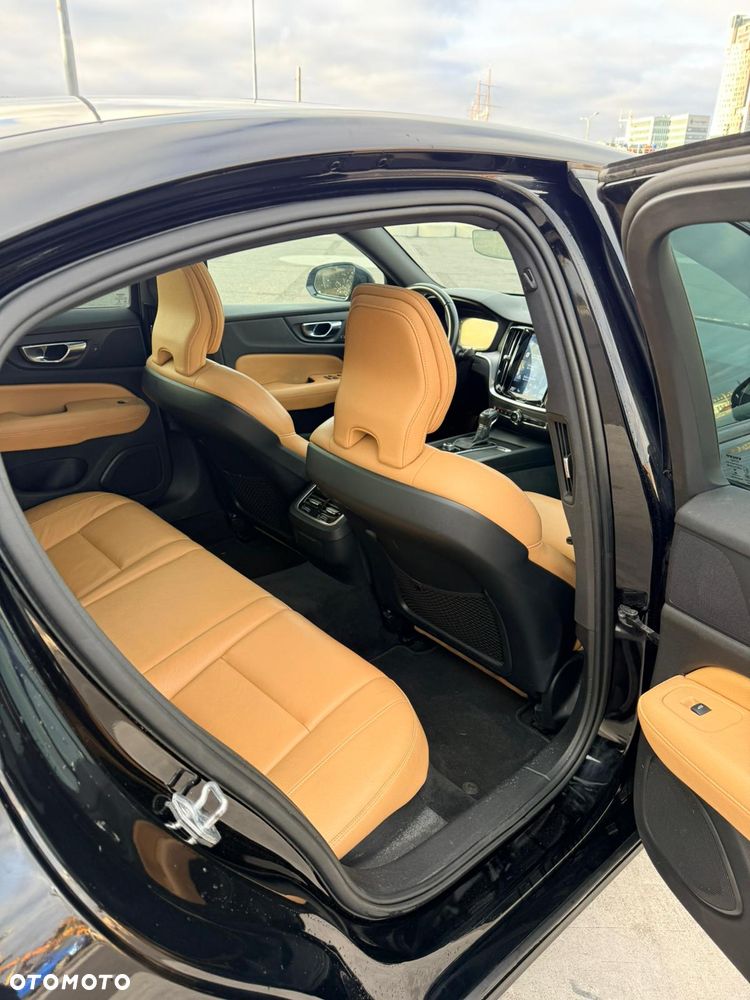 Volvo S60 T6 AWD Momentum Pro - 14