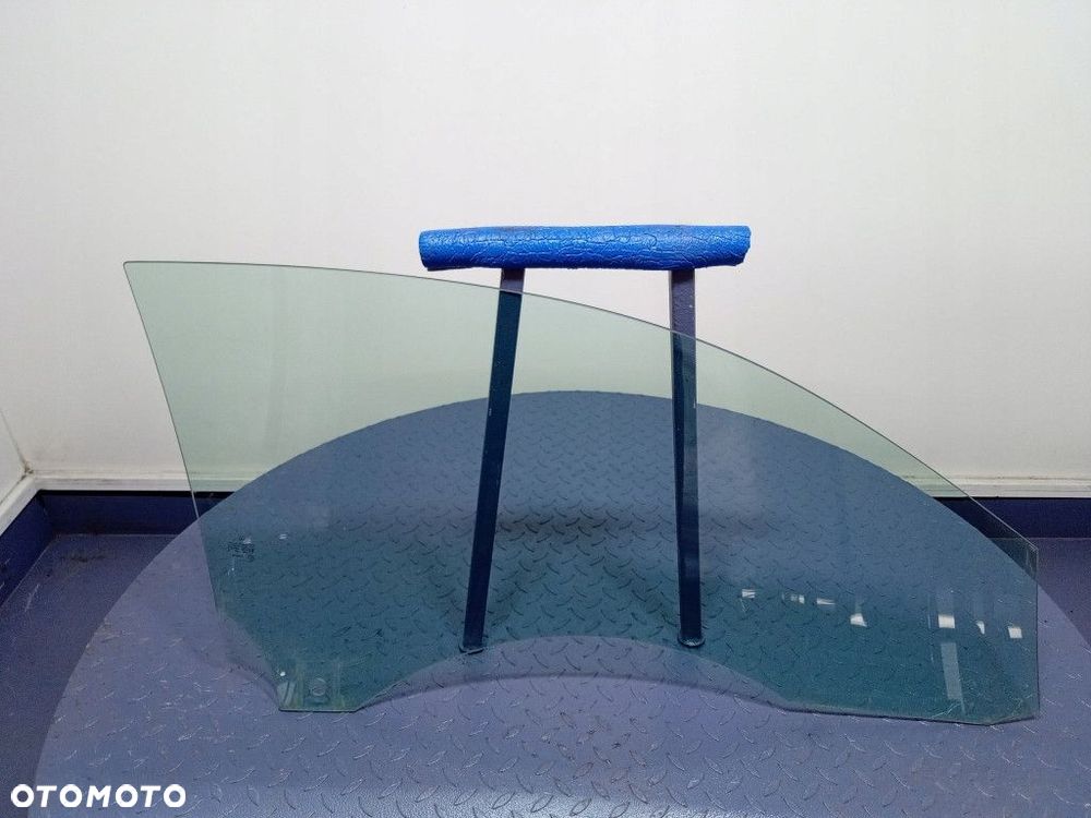 MERCEDES CLK W209 SZYBA DRZWI PRZÓD LEWA - 2