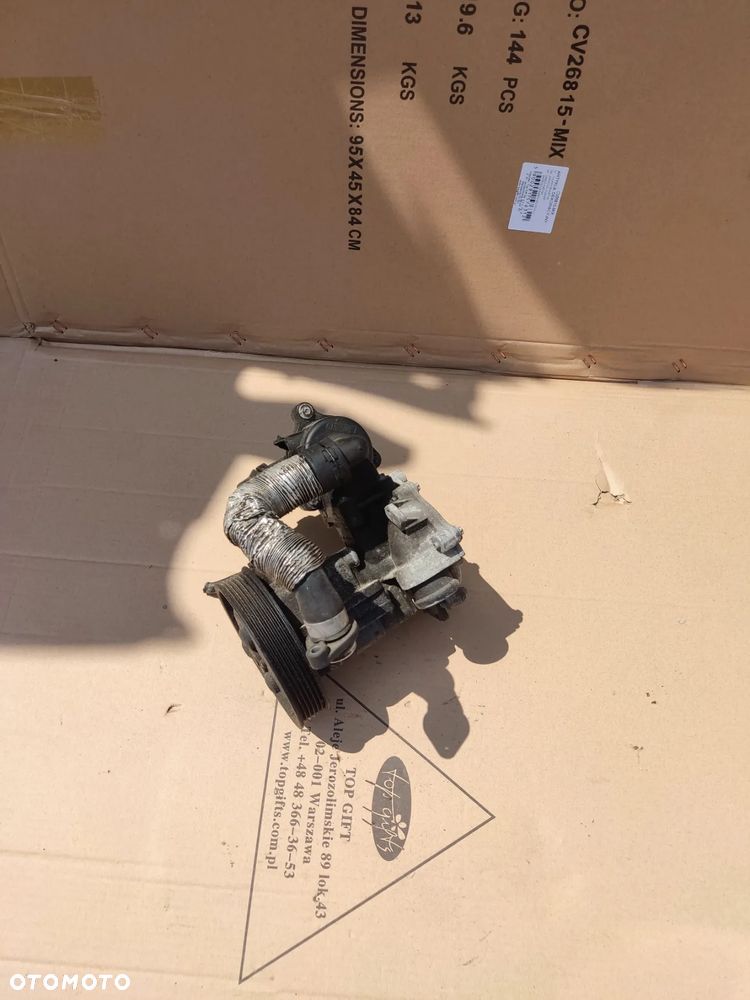 BMW E90 E91 OBUDOWA TERMOSTATU 7551570 OBUDOWA - 2