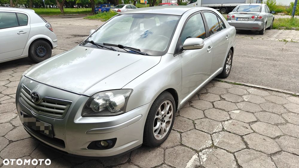 Toyota Avensis - 1