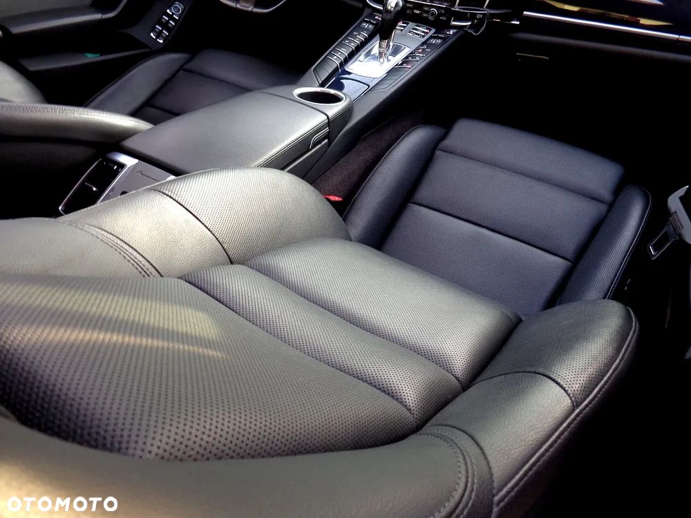 Porsche Panamera 4 PDK Edition - 27