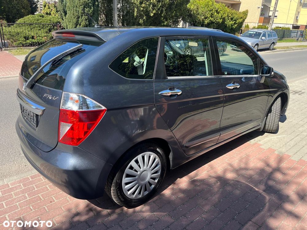 Honda FR-V - 4
