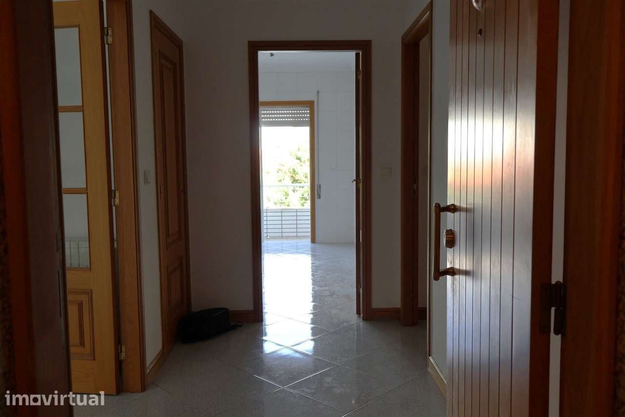 Apartamento T2 Venda em Viana do Castelo (Santa Maria Maior e Monserra - Grande imagem: 4/14