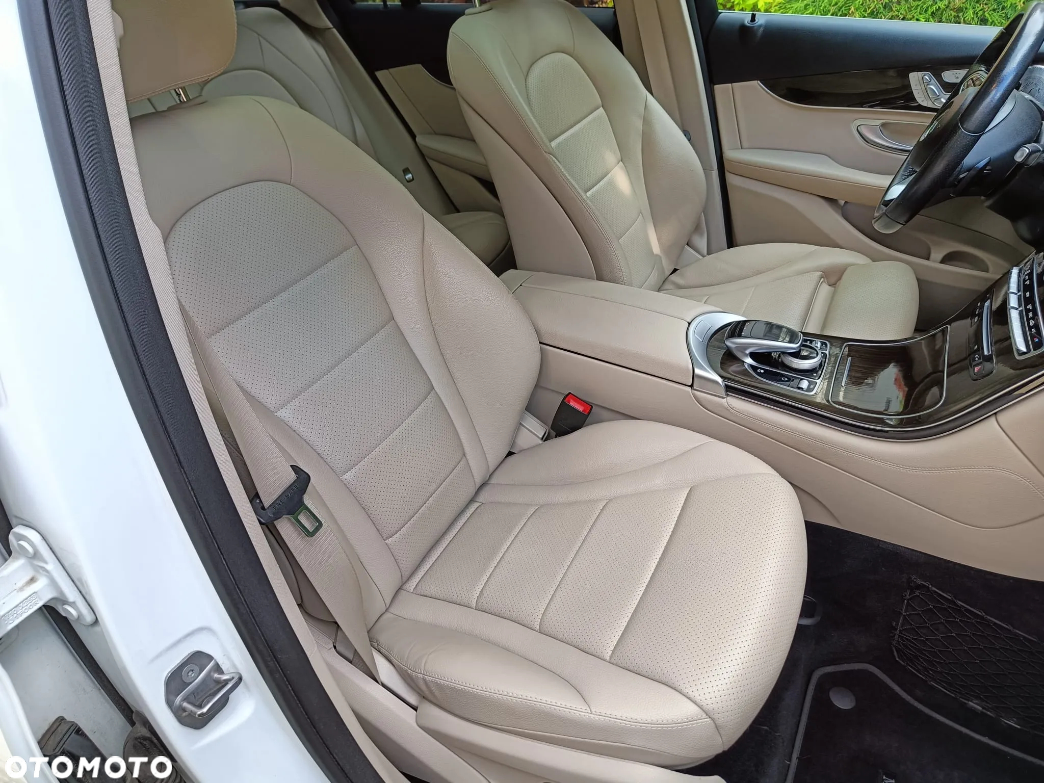 Mercedes-Benz GLC - 32