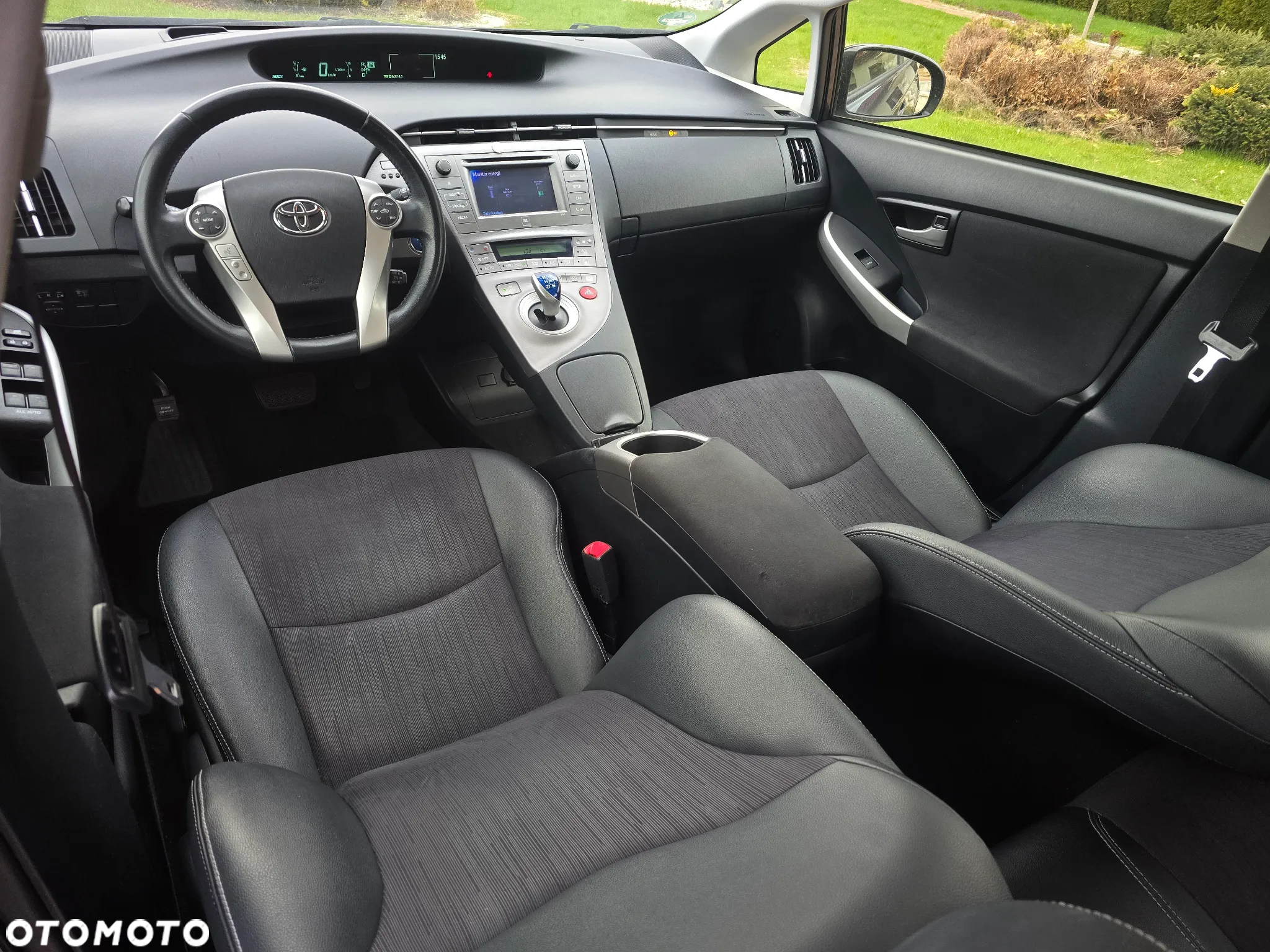 Toyota Prius 1.8 HSD Prestige - 23