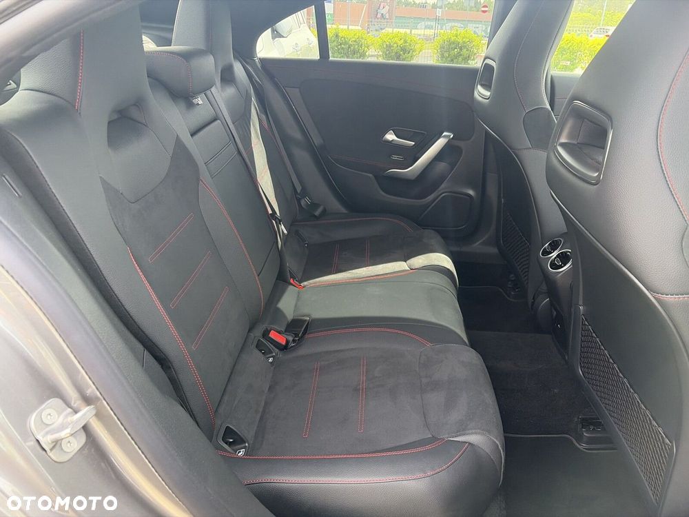 Mercedes-Benz CLA 200 AMG Line 7G-DCT - 18