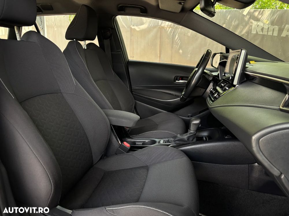 Toyota Corolla 1.8 HSD Business - 29
