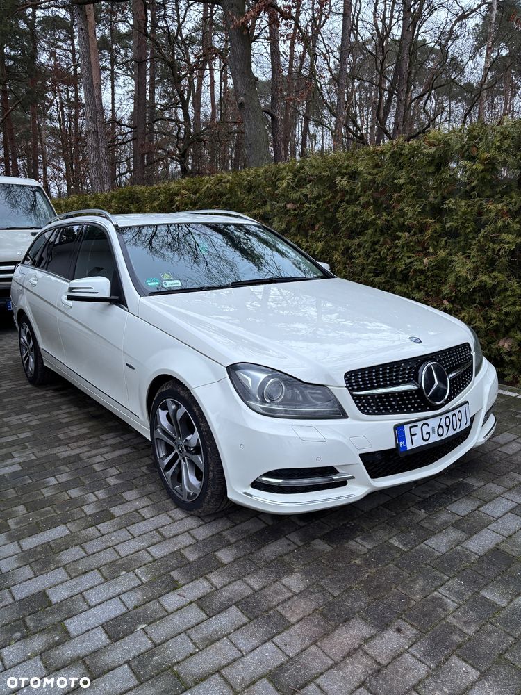 Mercedes-Benz Klasa C 250 CDI DPF 4Matic 7G-TRONIC BlueEFFICIENCY Avantgarde - 2