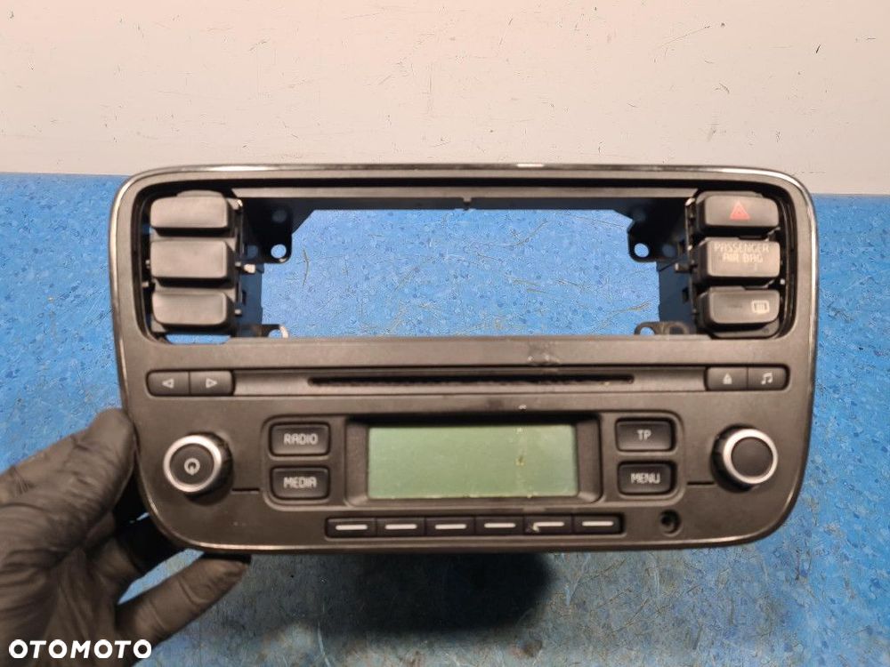 SKODA CITYGO RADIO 1ST035156 LH5X CHYA - 7