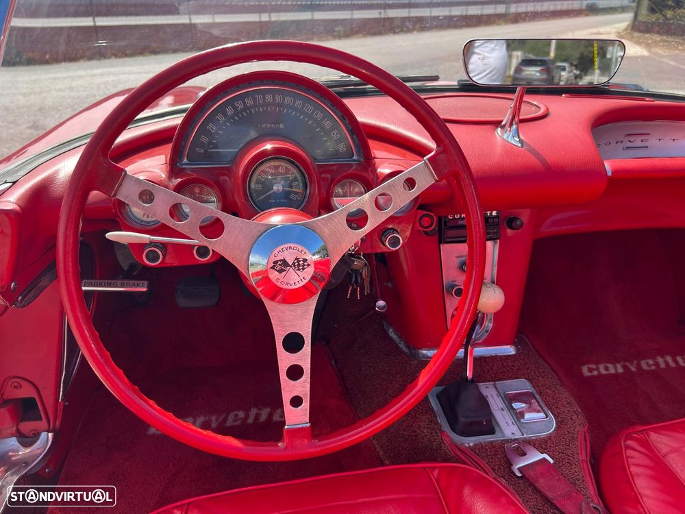 Chevrolet Corvette - 21