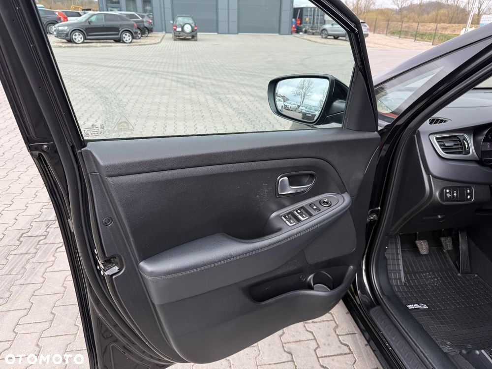 Kia Carens 1.6 GDI Dream-Team Edition - 18