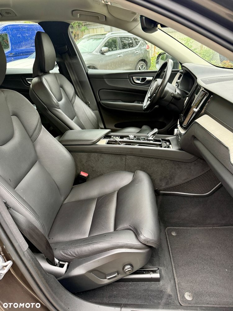 Volvo XC 60 B4 D AWD Inscription - 12