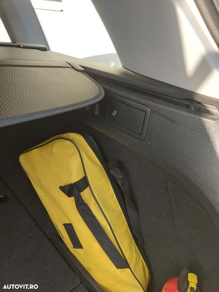 Volkswagen Golf 1.6 TDI BlueMotion Technology DSG Trendline - 18