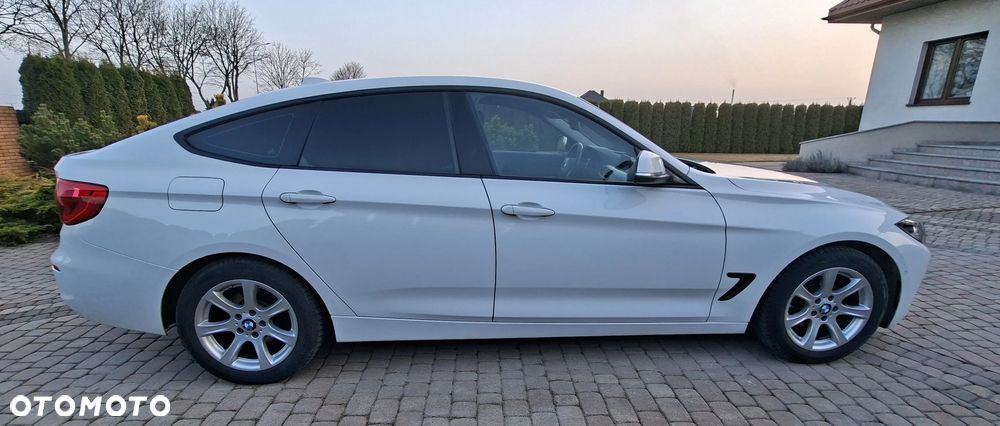 BMW Seria 3 318d - 5