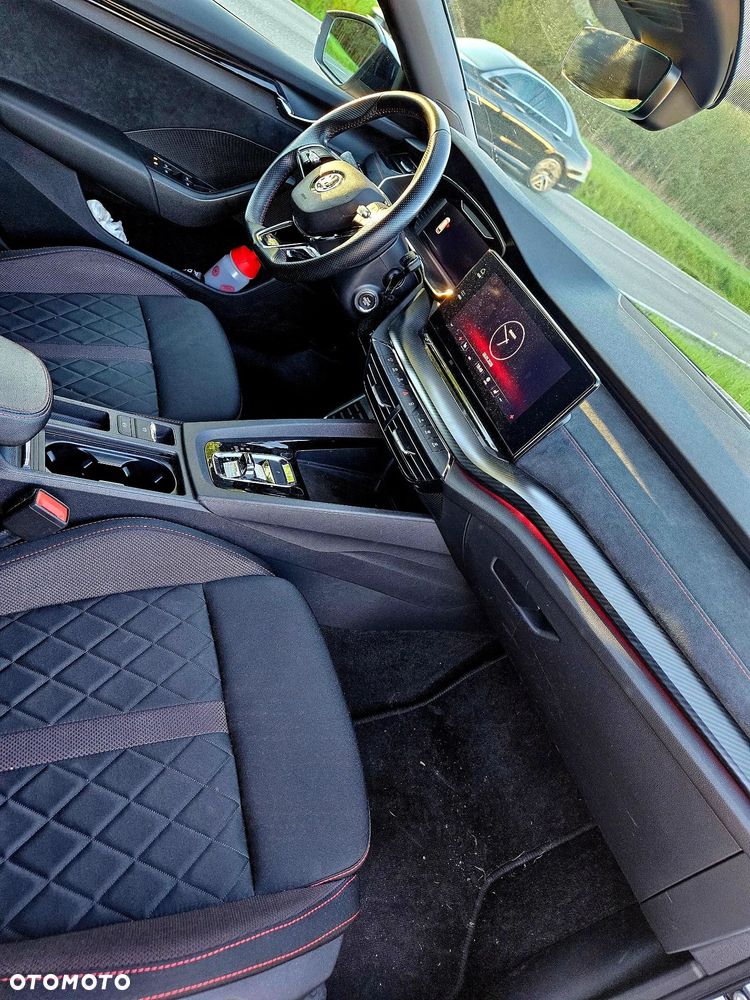 Skoda Octavia 2.0 TSI DSG RS - 10
