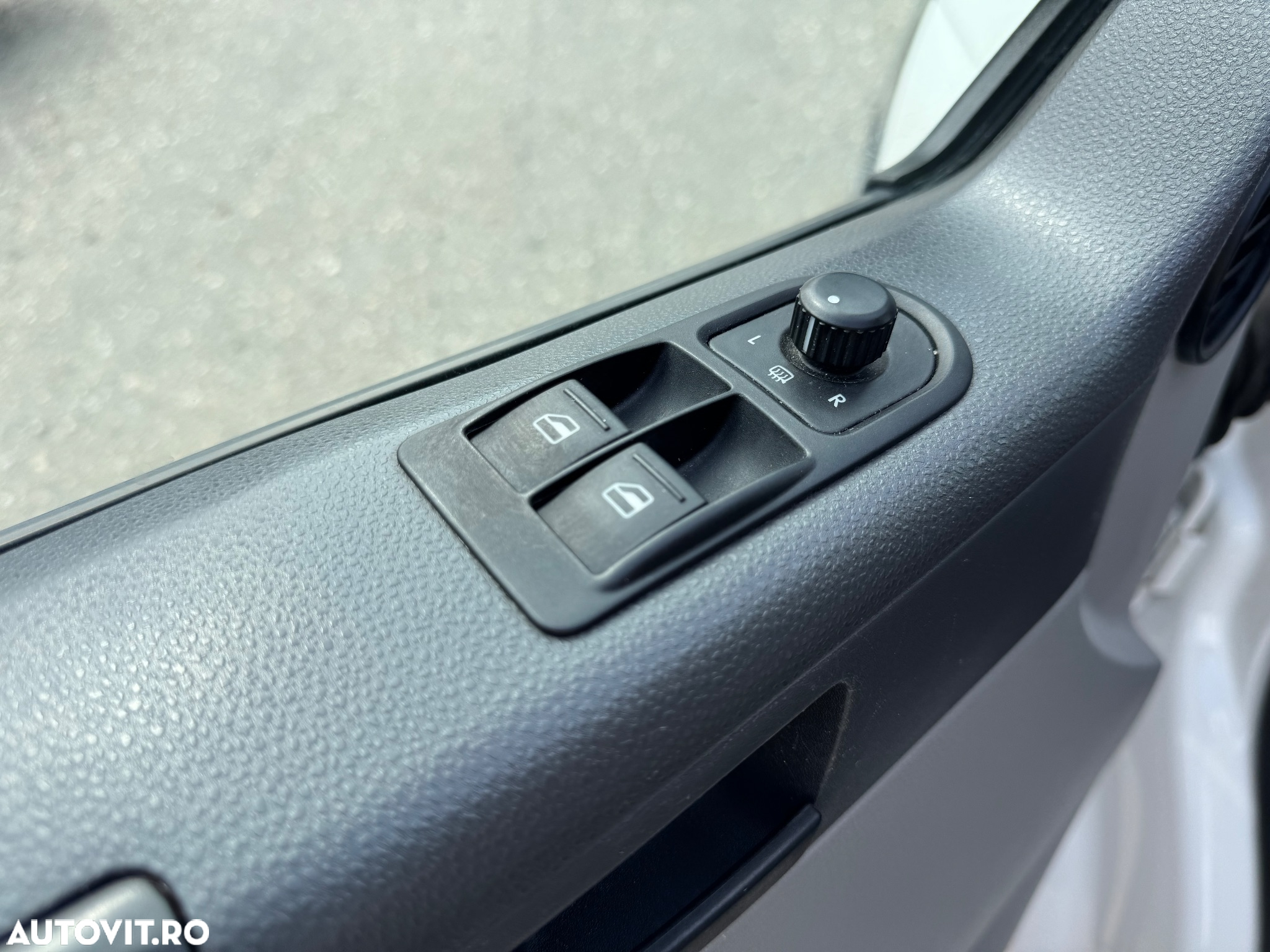 Volkswagen Transporter - 12