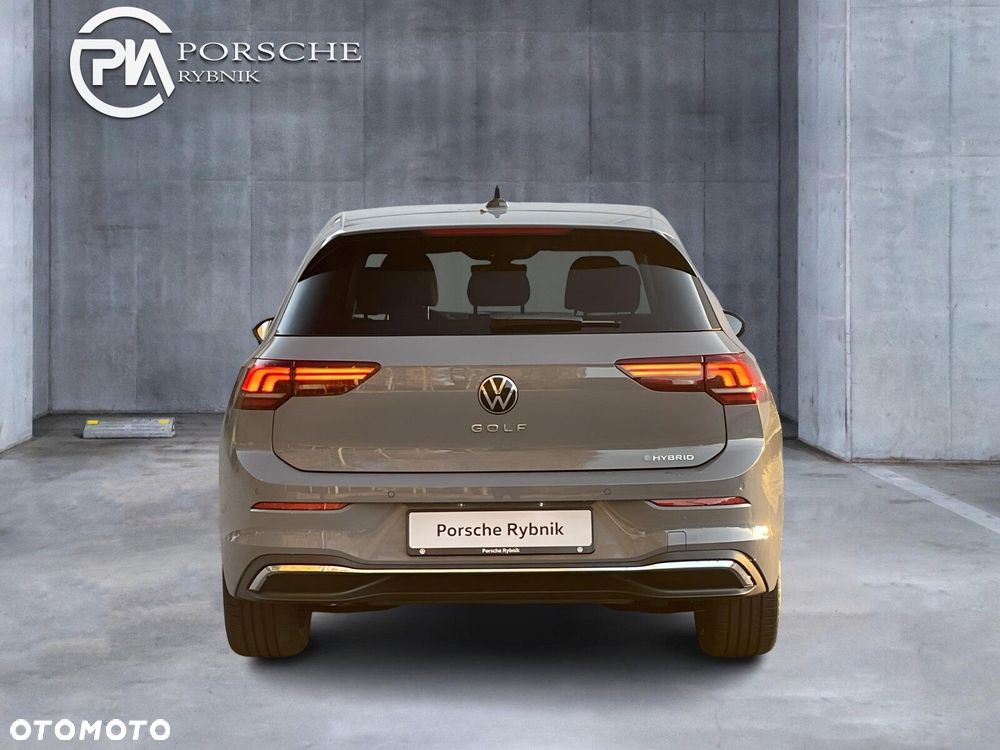 Volkswagen Golf - 4