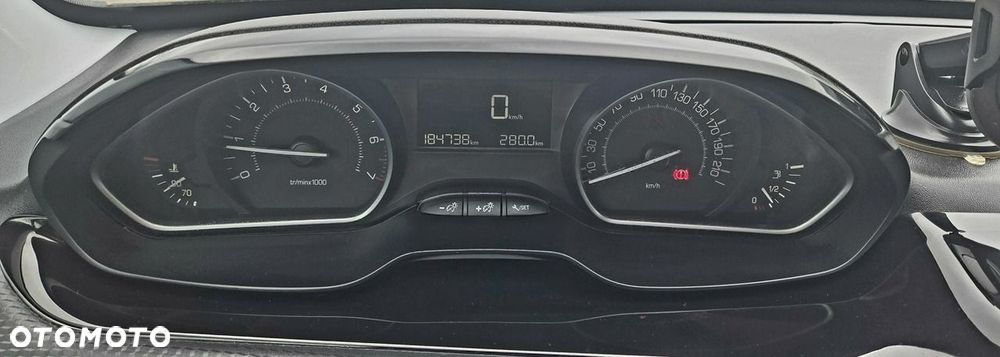 Peugeot 208 - 14