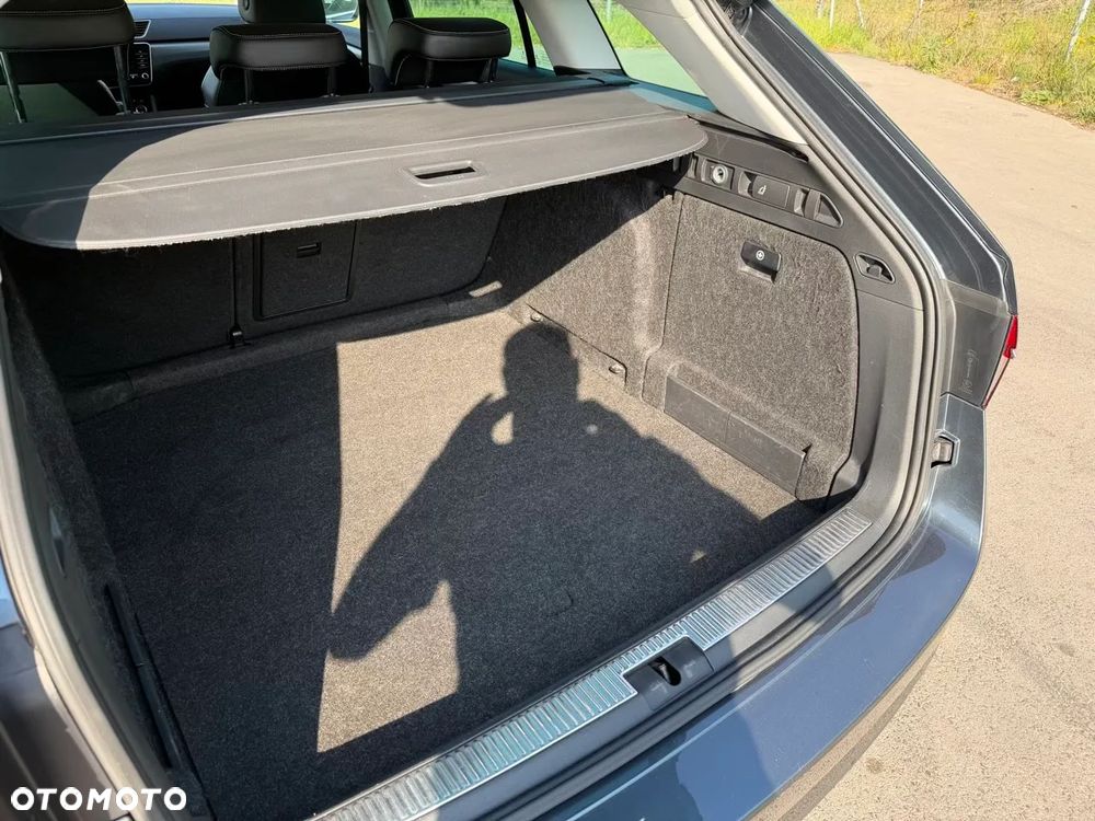Skoda Superb 2.0 TDI SCR Style DSG - 27