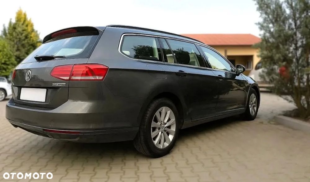 Volkswagen Passat - 5