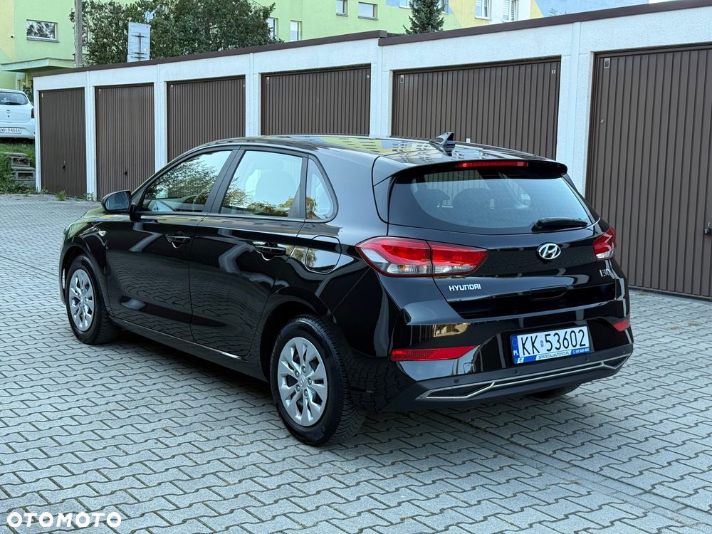 Hyundai i30 1.5 DPI Classic + - 23