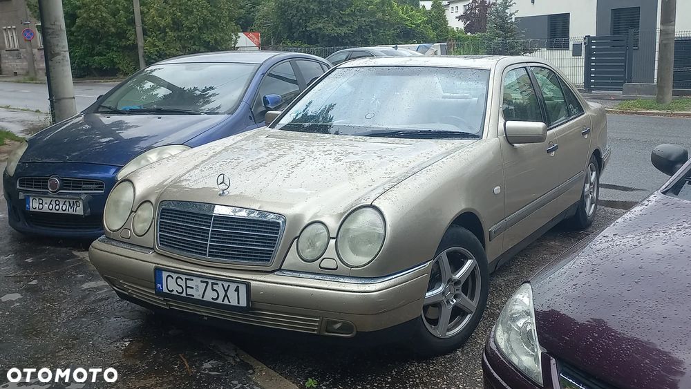 Mercedes-Benz Klasa E - 1