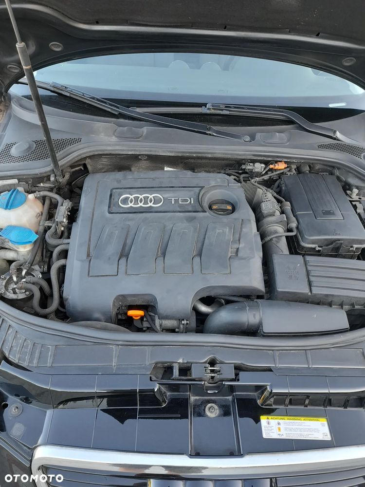 Audi A3 Sportback 1.6 TDI DPF Ambiente - 14