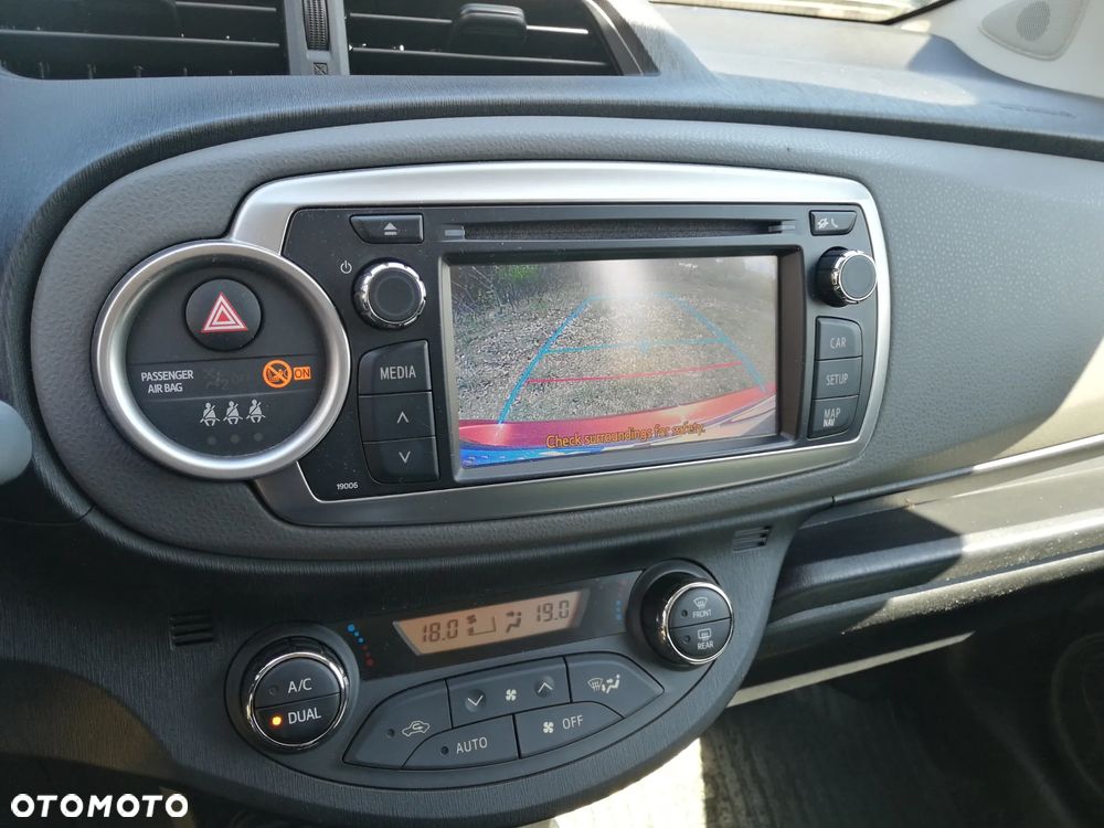 Toyota Yaris 1.33 Premium - 13