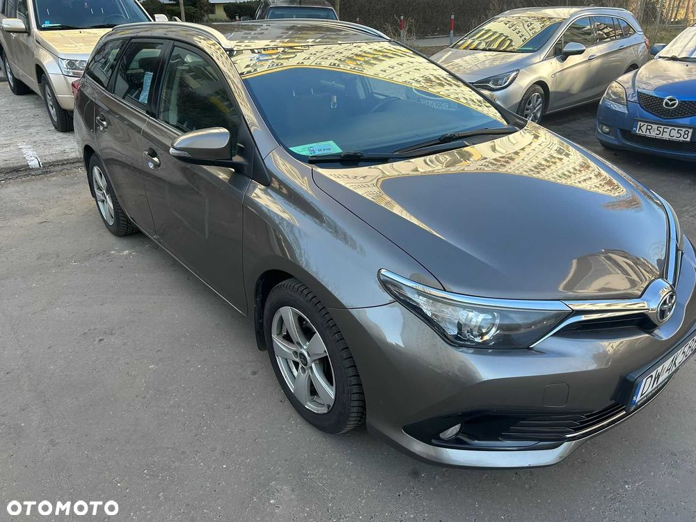 Toyota Auris - 5