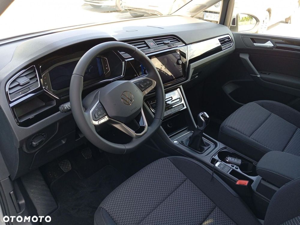 Volkswagen Touran - 21