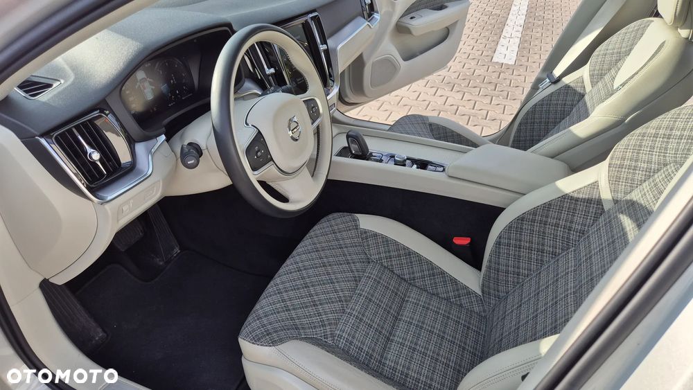 Volvo V60 B4 D Momentum Pro - 8