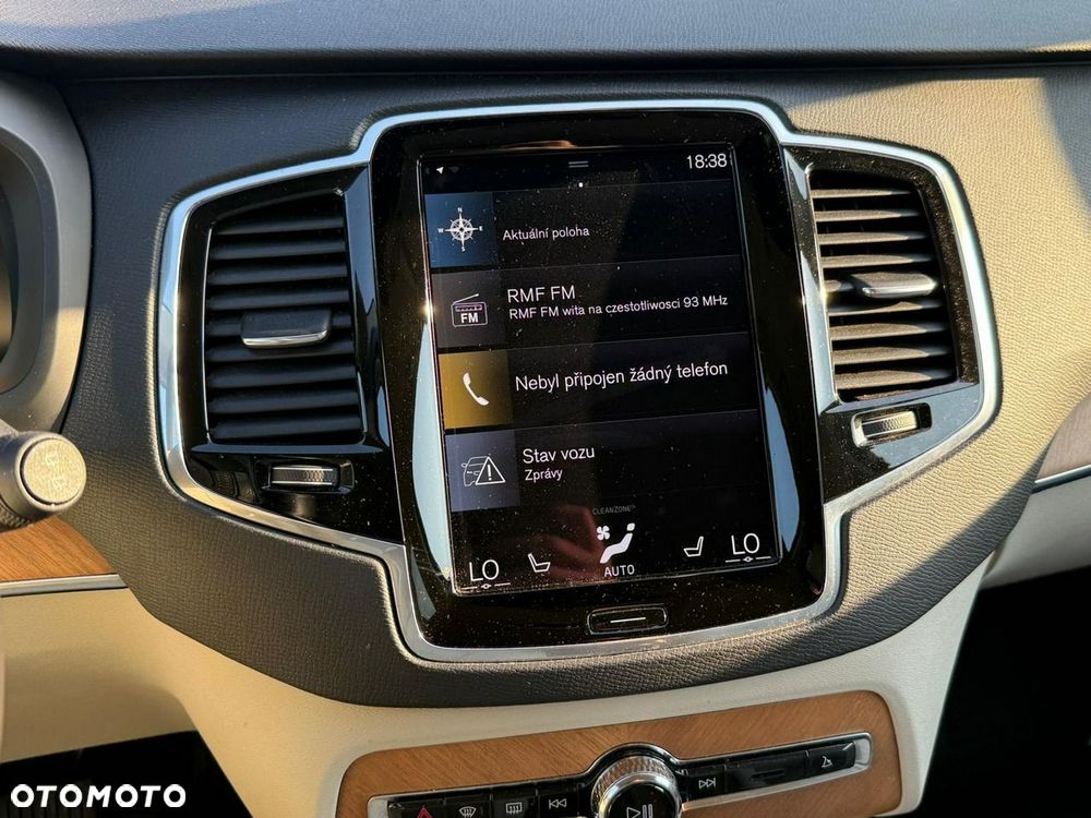 Volvo XC 90 B5 D AWD Geartronic Momentum Pro - 31