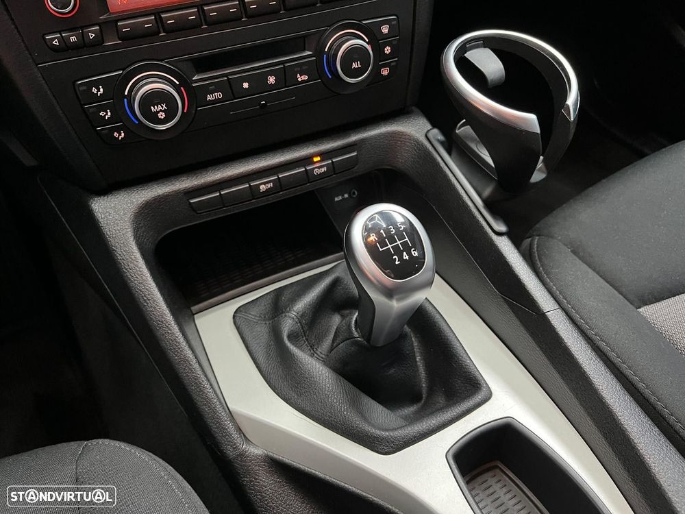 BMW X1 18 d sDrive - 16