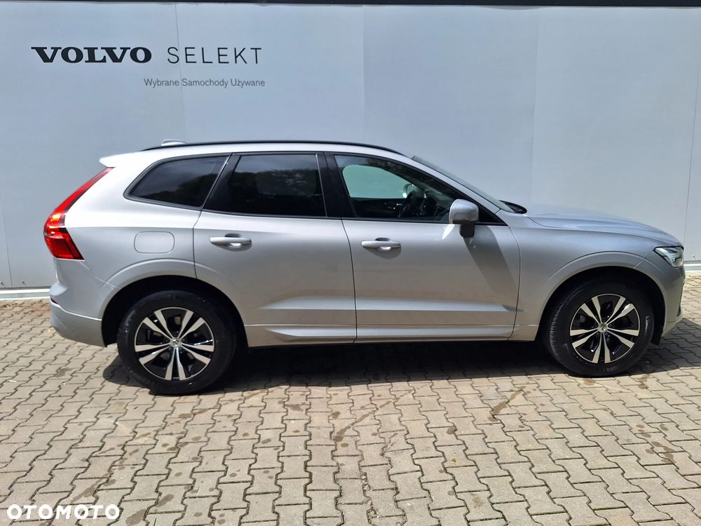 Volvo XC 60 B4 D Momentum - 10